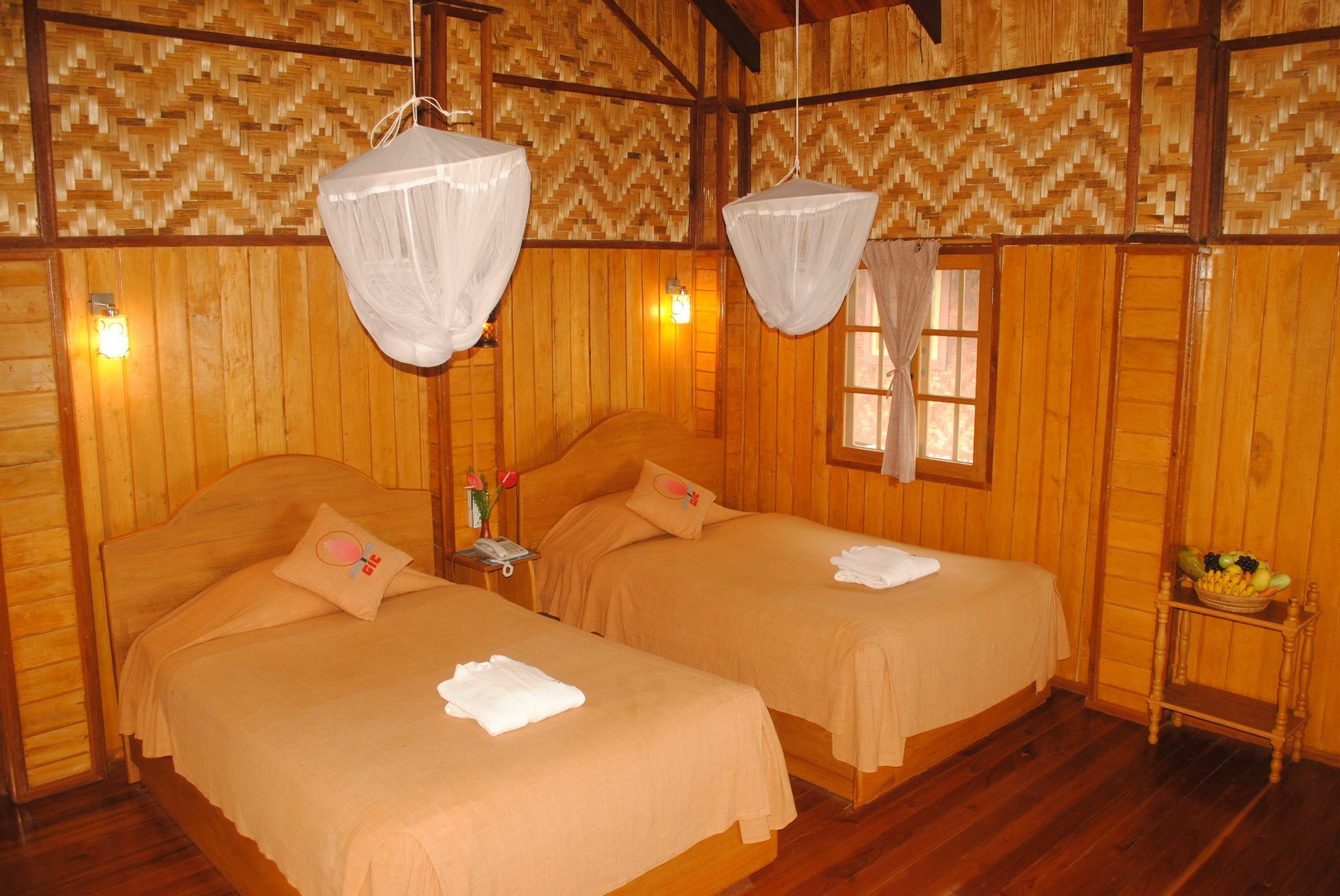 Golden Island Cottages Thale U Hotel Ywama Exterior photo